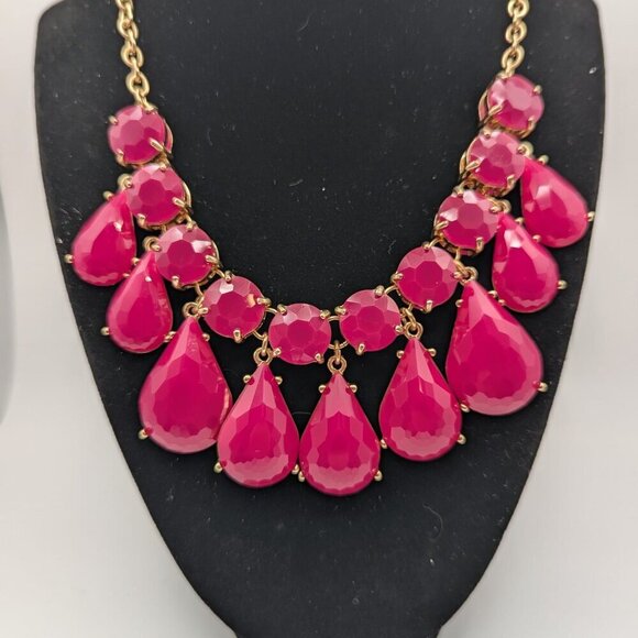Raspberry Acrylic faced Bead Statement Necklace Gold Tone - Picture 4 of 4